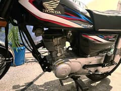 Honda 125 black colour