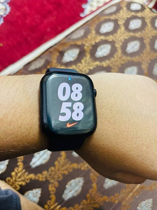 apple series 9 watch 64gb  with 5 straps 1