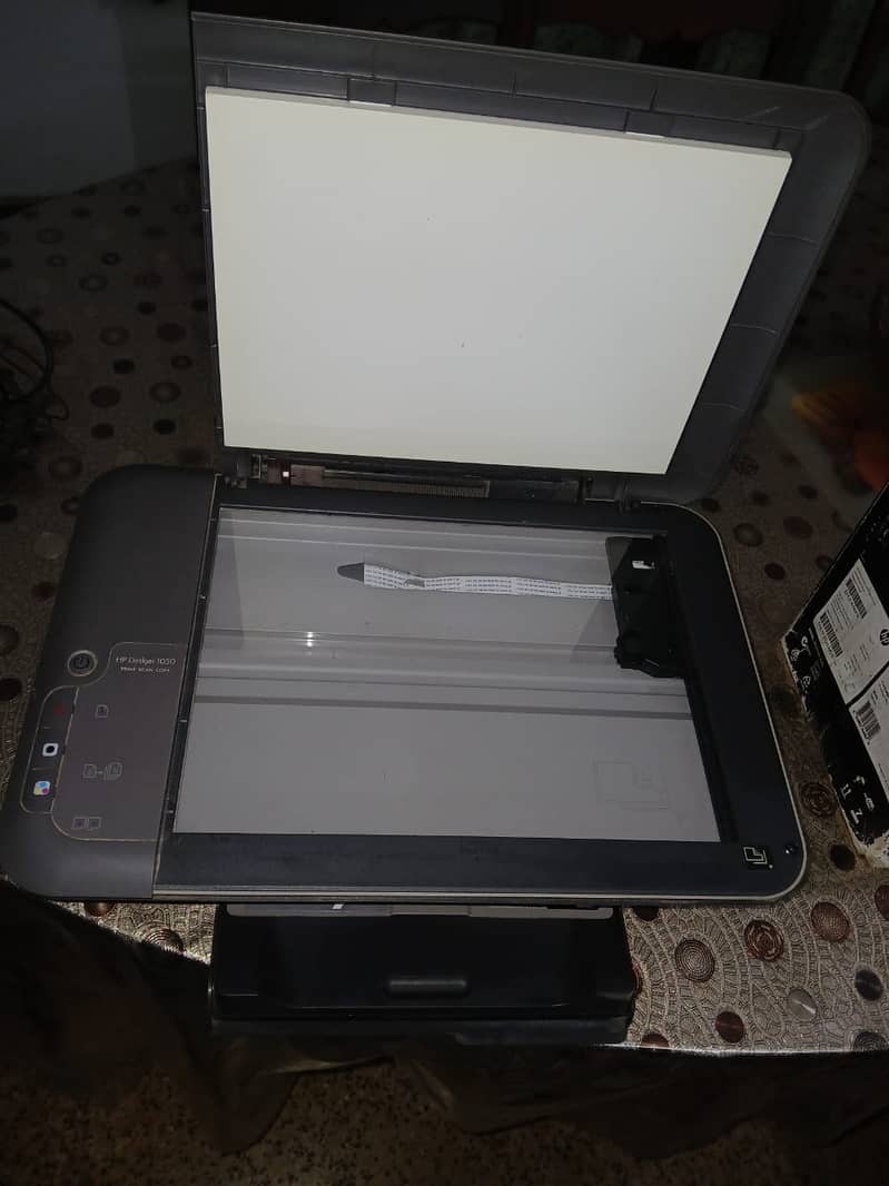 Printer and Scanner All in One HP DESKJET 1050 4