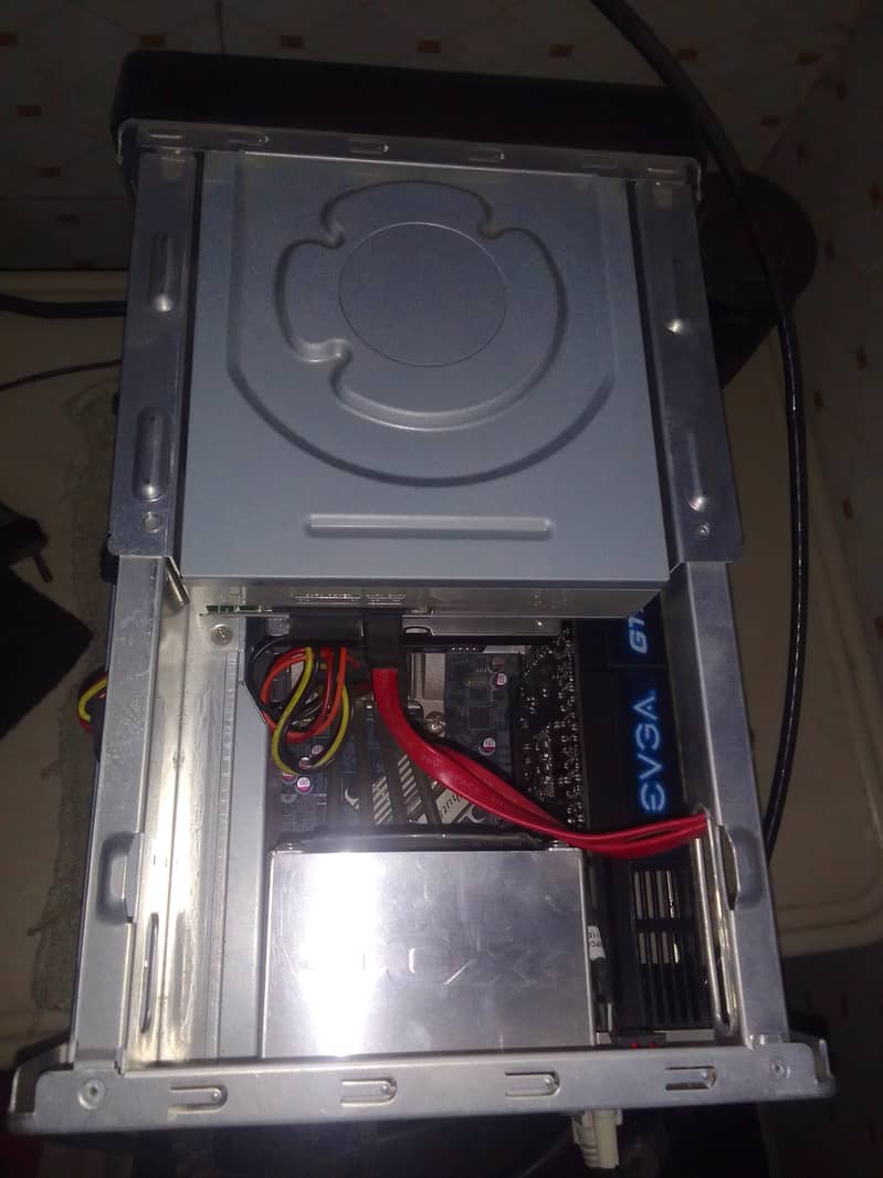 I am selling gaming pc need urgent cash 3