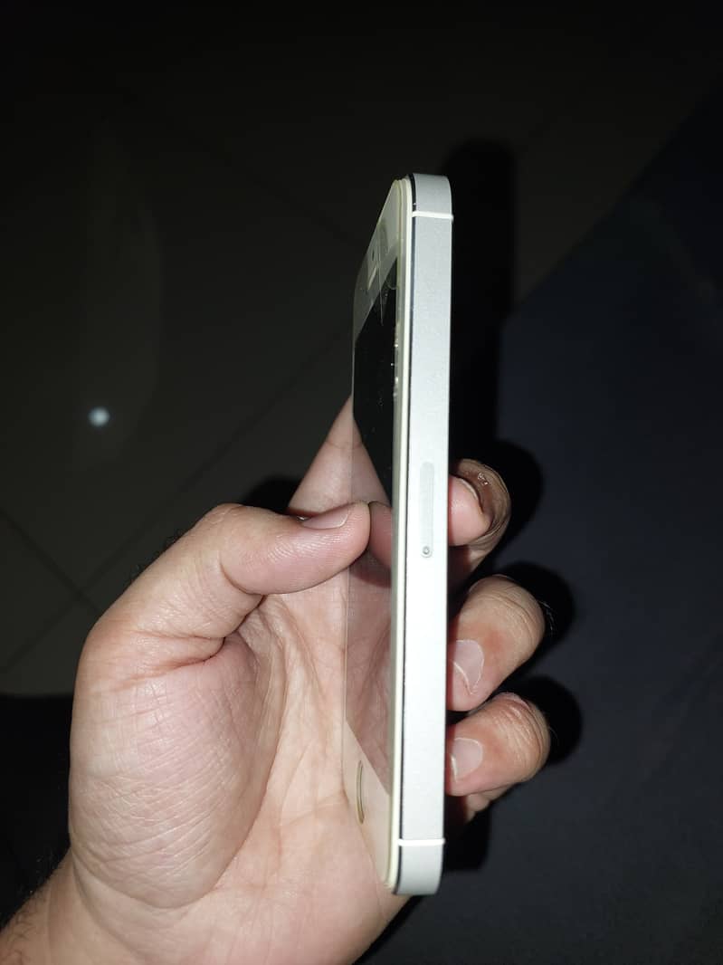 iPhone 5s silver 5