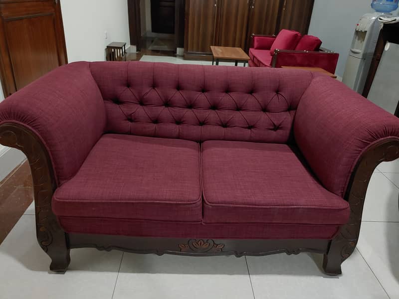 Used like new condition 7seater with 3 tables; 6