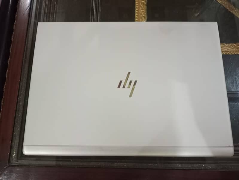 Hp 840 G5 elite book i7 8 generation touch screen. 3