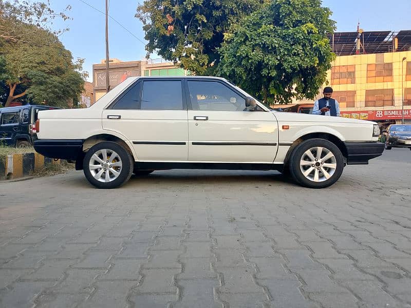 Nissan Sunny 1987 14