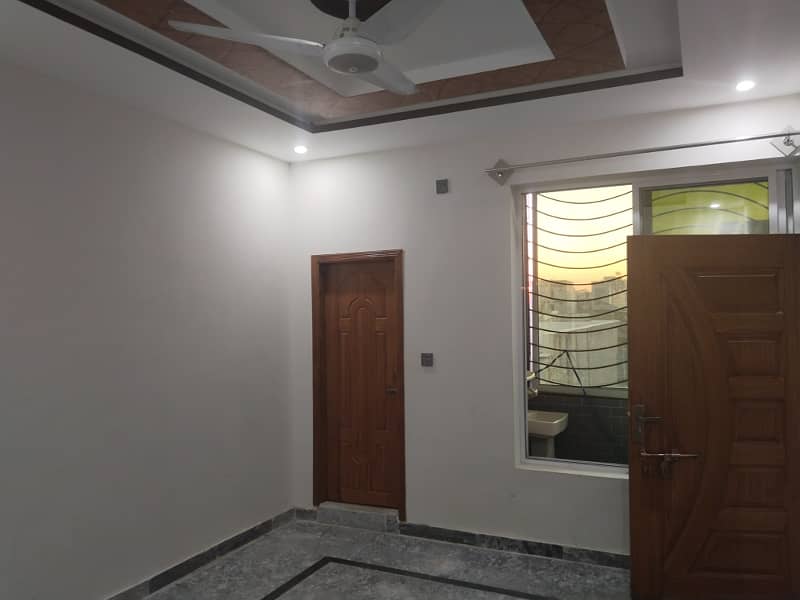 Ghouri town pH 4c2 2.5 story house for rent 4