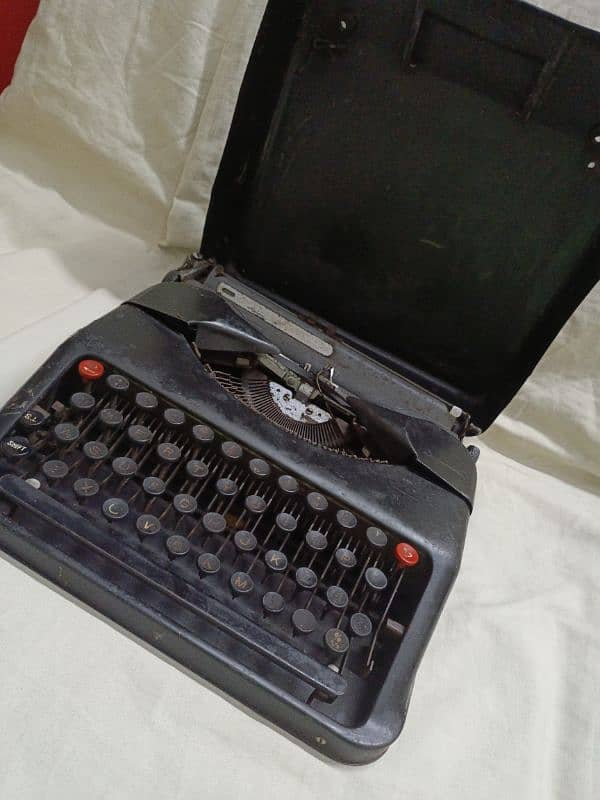 vintage Typewriter 3