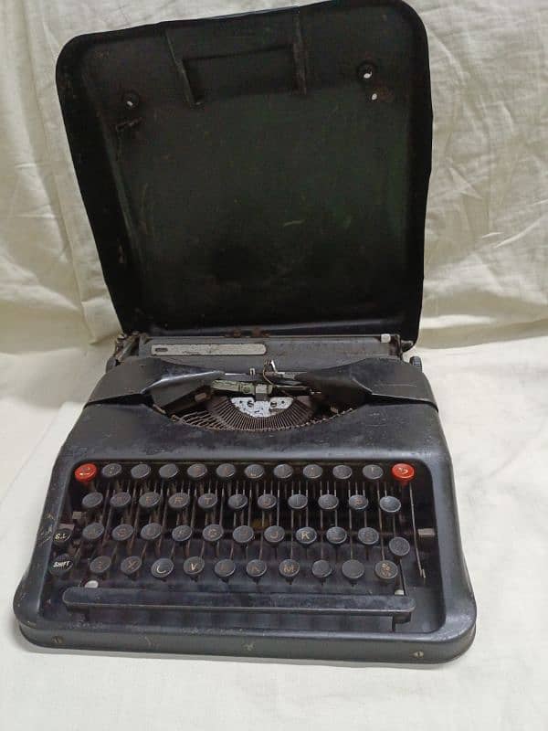 vintage Typewriter 4