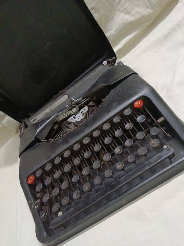 vintage Typewriter 5