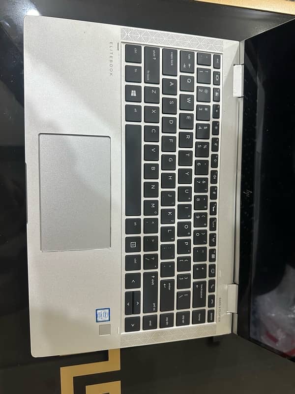 HP 1040 G6 1