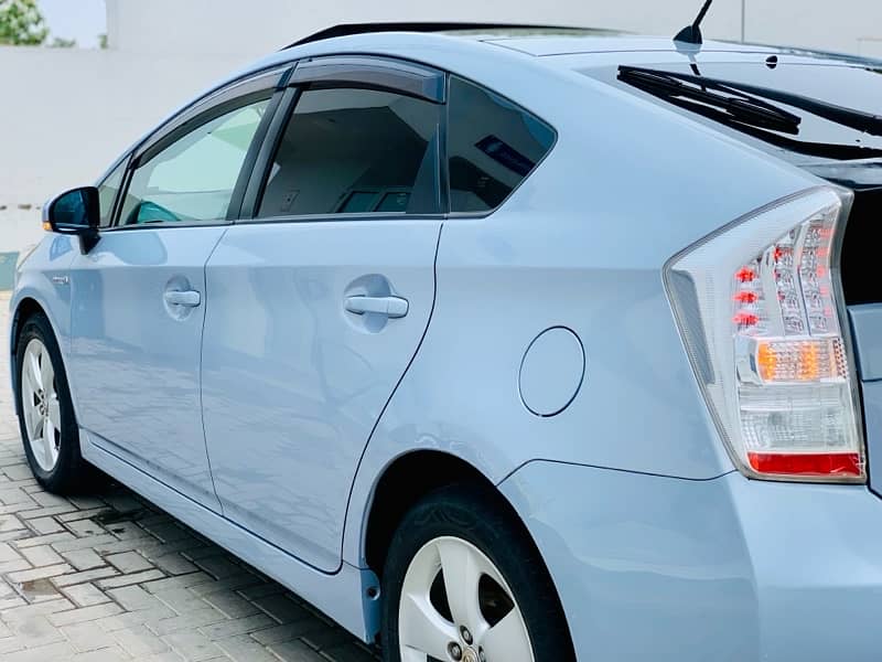 Toyota Prius 2014 4