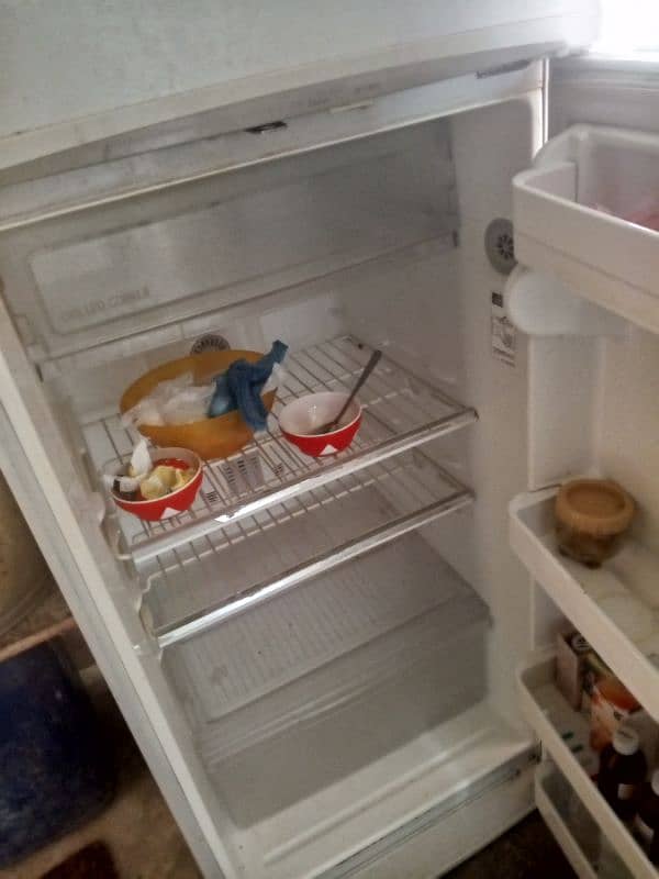 LG fridge for Sale 0