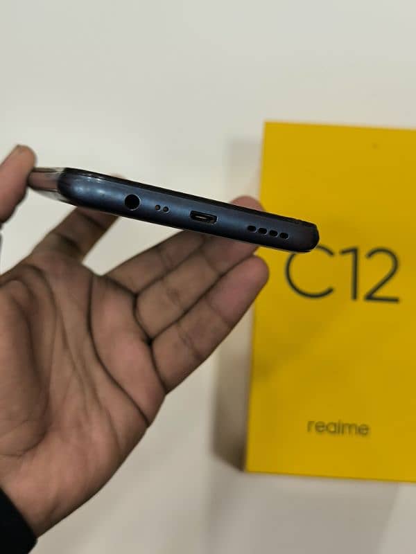 Realme C12 3/32 4