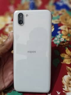 Sharp Aquos r2 available in 10/10 0