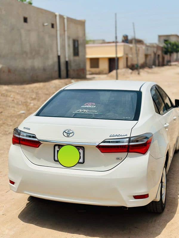 Toyota Corolla GLI 2018 sindh registered 3