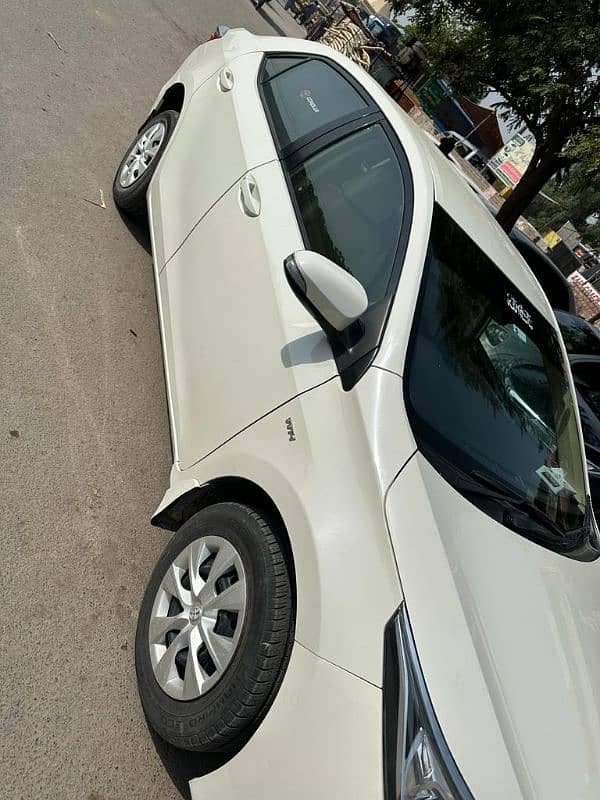 Toyota Corolla GLI 2018 sindh registered 5