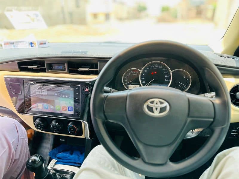 Toyota Corolla GLI 2018 sindh registered 14