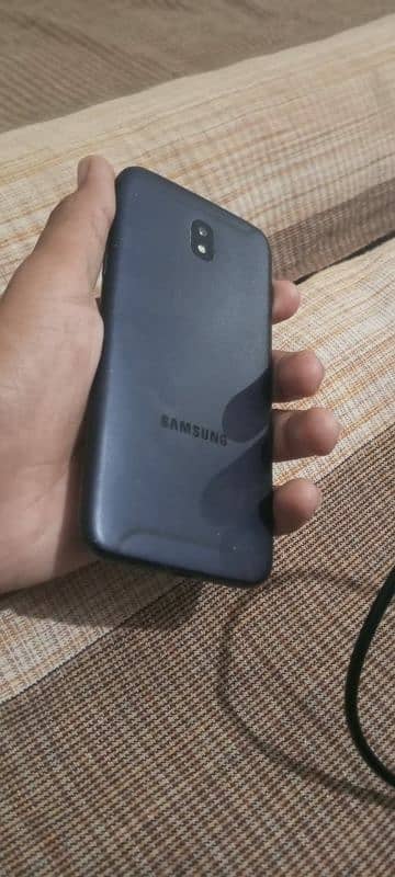 samsung j5 pro only 7000 4