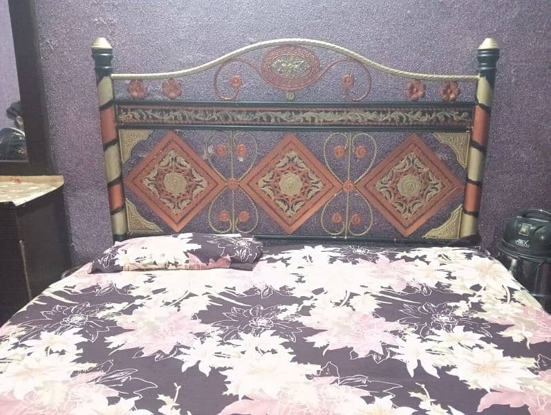 King bed with 100% Condition 3