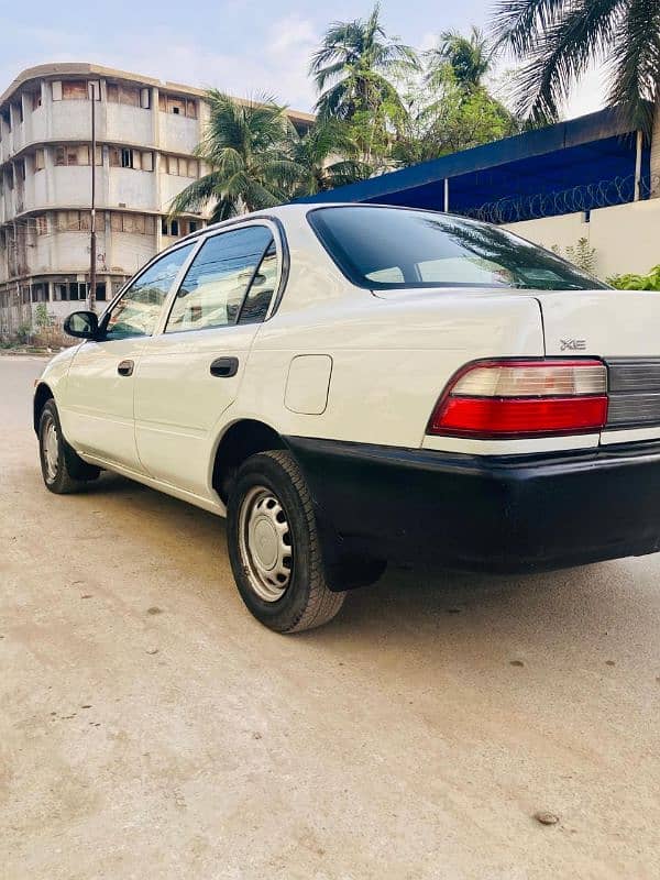 Toyota Corolla XE 1999 4