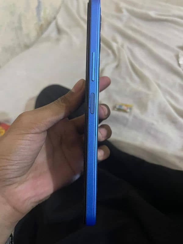 Infinix note12 8+8  128 with only box 1