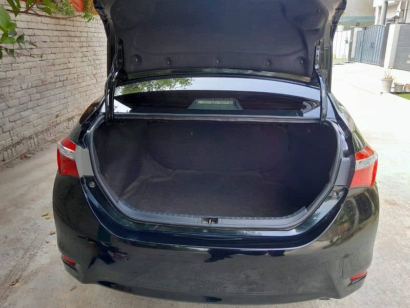 Toyota Corolla GLI 2015 Super Condition 9