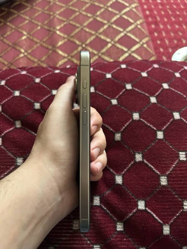 I phone 15 pro max Jv Natural Titanium 256 Gb 2