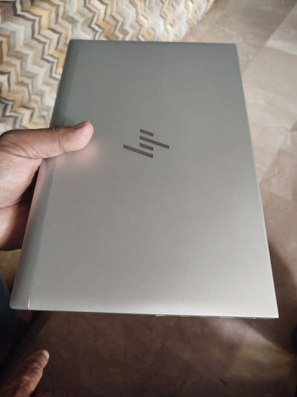 HP Elite Book 830 G7 2