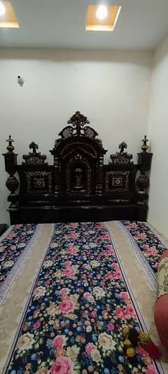 Chinioti Bed + Dressing Table