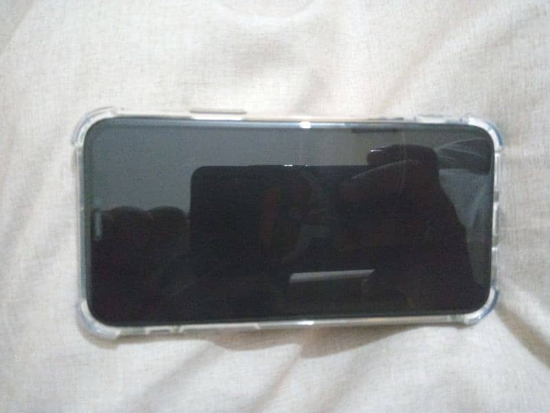 I phone 11 pro max black Color 4