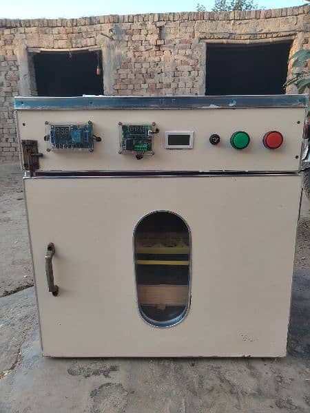 full Automatic eggs incubator like new only 3 time use 6