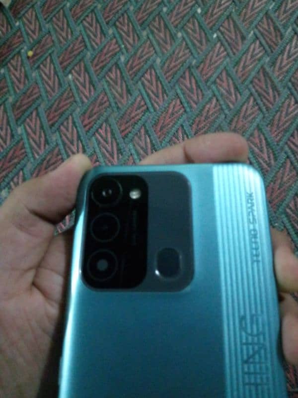 Tecno spark 8c 3