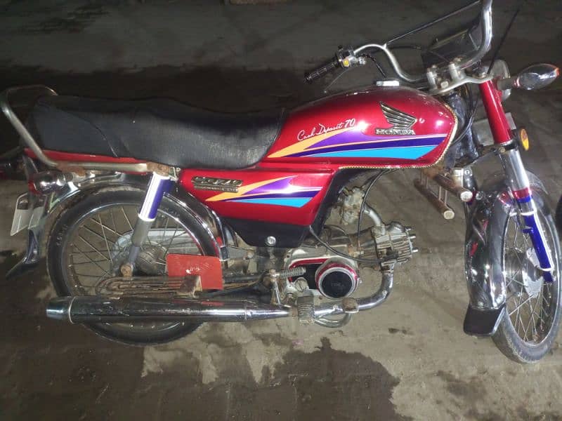 CD 70 2008 model behtreen condition 4