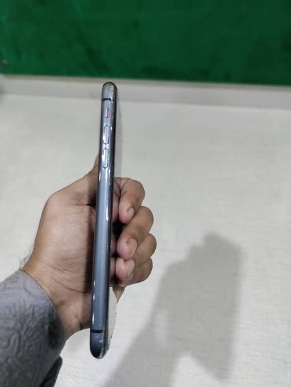 Iphone 11 Non-PTA 1