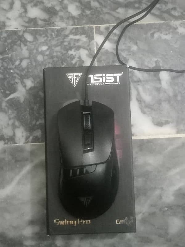 INSIST PROFESSIONAL GAMING MOUSE 1