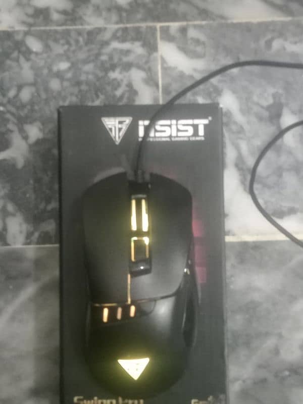 INSIST PROFESSIONAL GAMING MOUSE 3