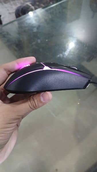 Best RGB Gaming Mouse With Two Buttons On Left Side 3