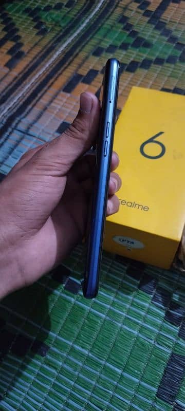 Realme 6 full box 3