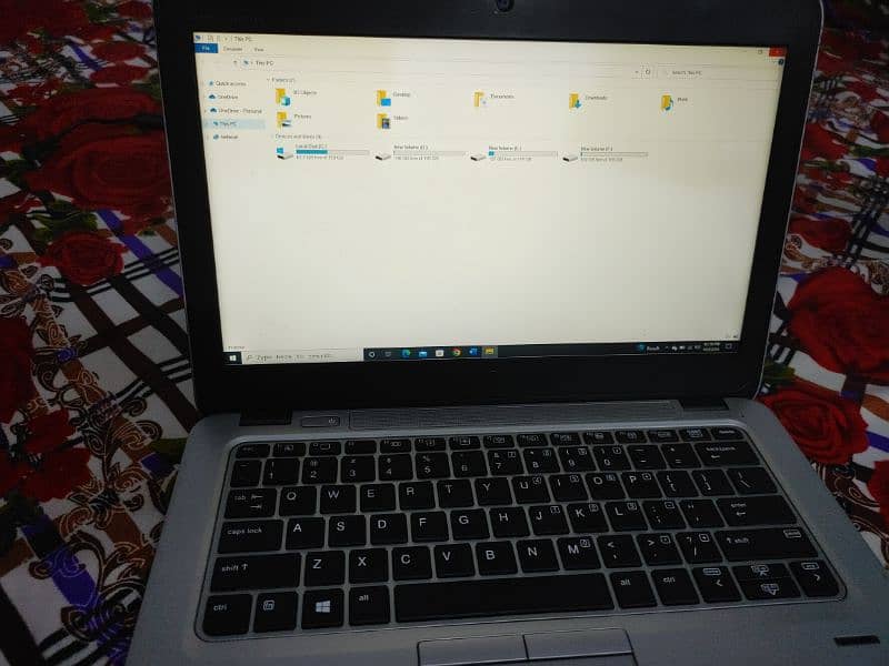 HP i7-6600U 4