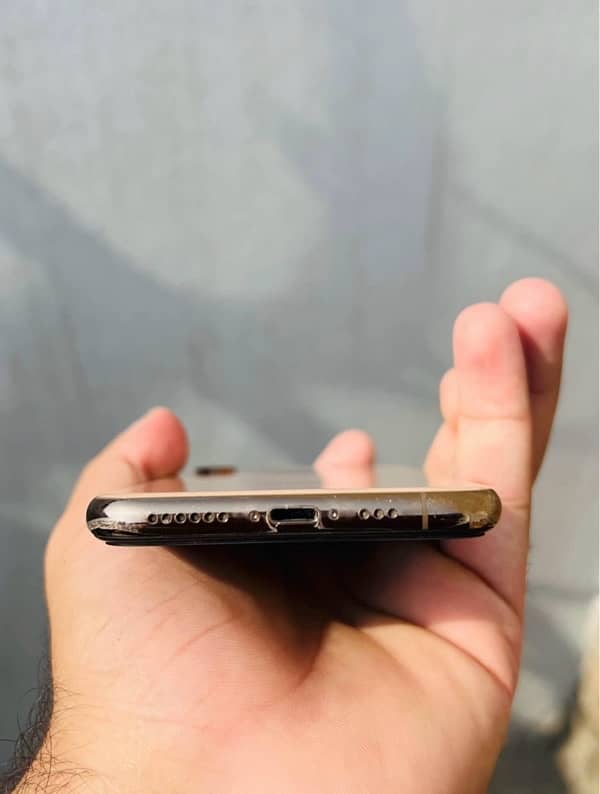 iphone xs 4