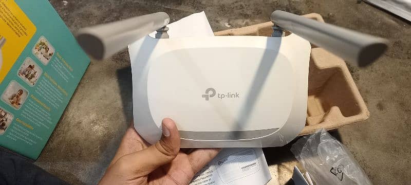 TP-Link Router 300Mbps Wireless N - For Sale 1