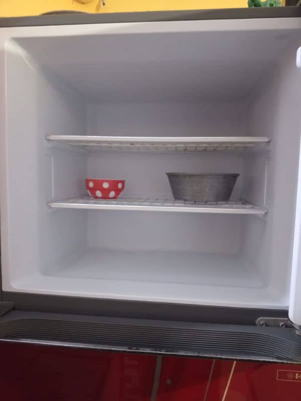 DAWLANCE fridge 4