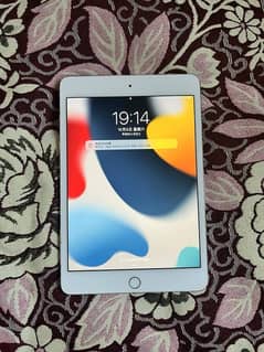 99 new iPad mini4 128gb for sale