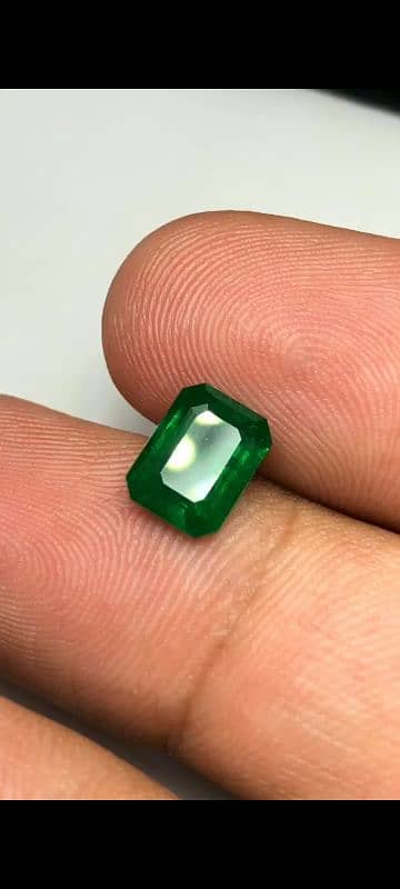 Natural Emerald Outstanding Gem 1