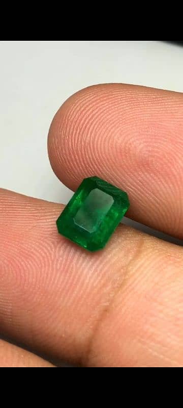 Natural Emerald Outstanding Gem 8