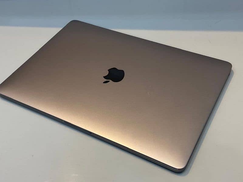 MacBook pro 2017 11