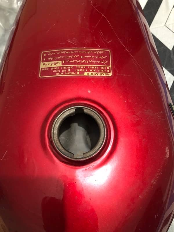 Honda 125 original fuel tank 3