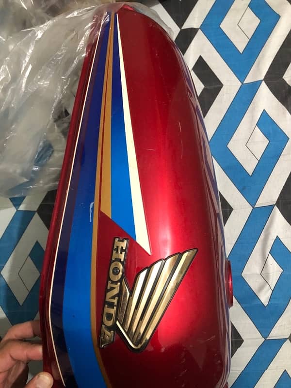 Honda 125 original fuel tank 4