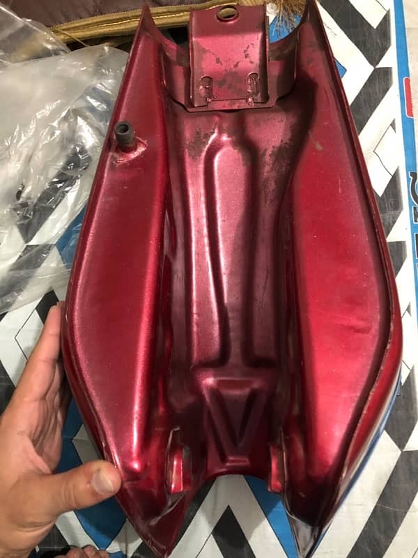 Honda 125 original fuel tank 6