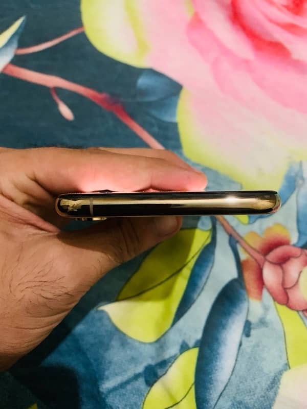 iphone xs max 256gb PTA APPROVED HK 3