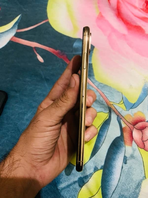 iphone xs max 256gb PTA APPROVED HK 5